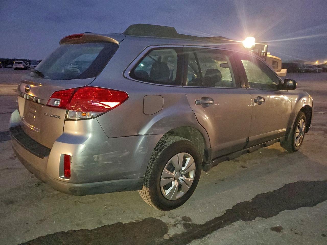 2010 SUBARU OUTBACK 2.5I photo 3