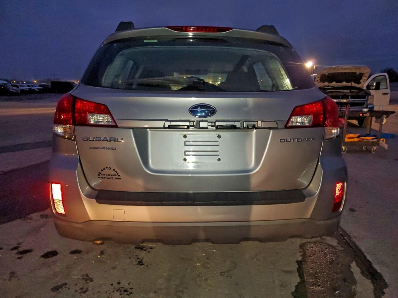 2010 SUBARU OUTBACK 2.5I photo 6