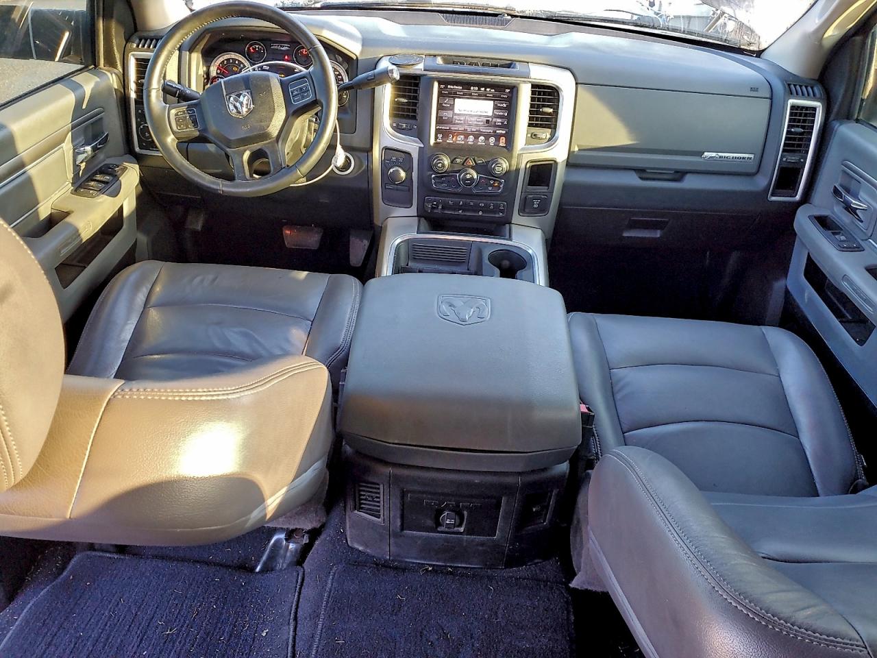 2016 RAM 2500 SLT photo 8