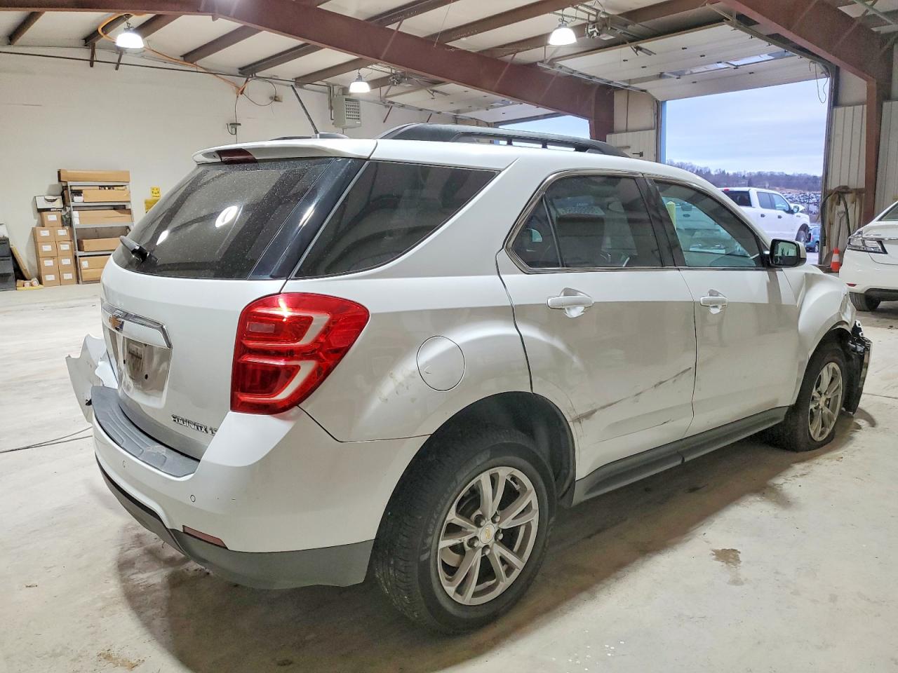 2016 CHEVROLET EQUINOX LT photo 3