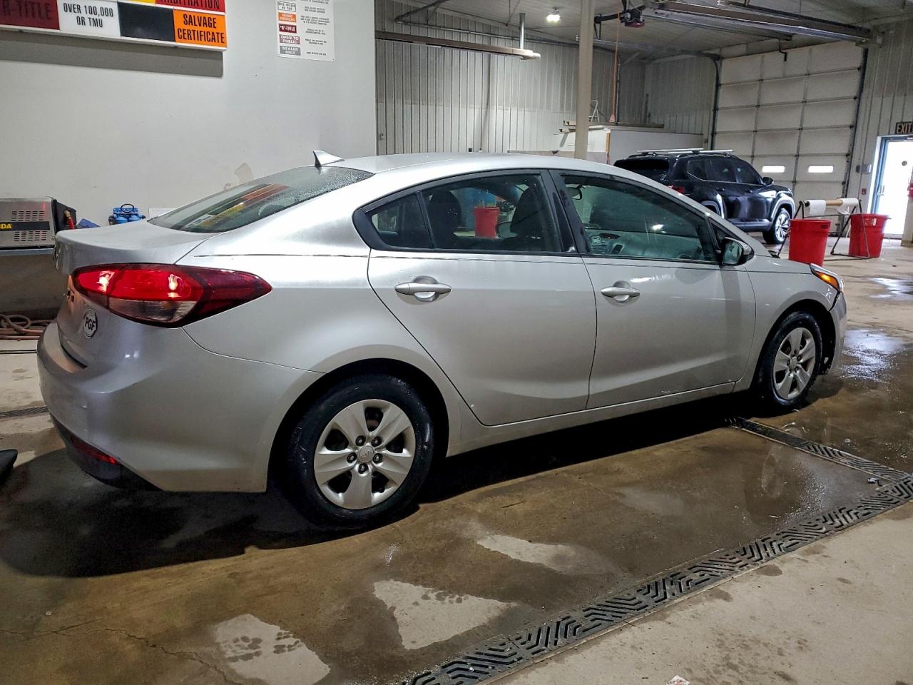 2017 KIA FORTE LX photo 3