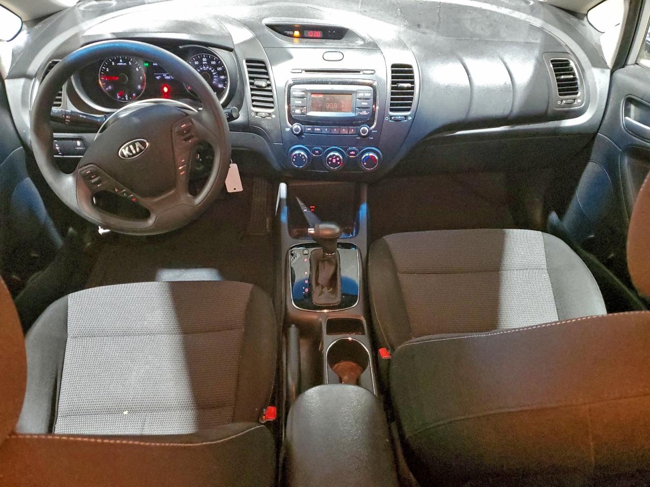 2017 KIA FORTE LX photo 8