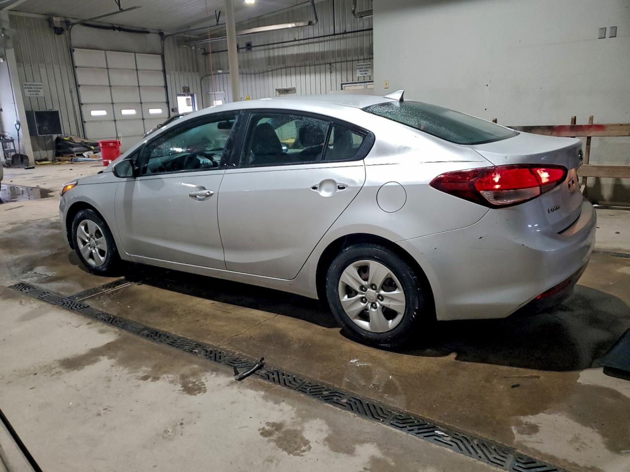 2017 KIA FORTE LX photo 2