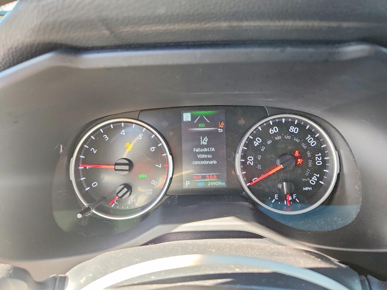 2022 TOYOTA RAV4 XLE photo 9