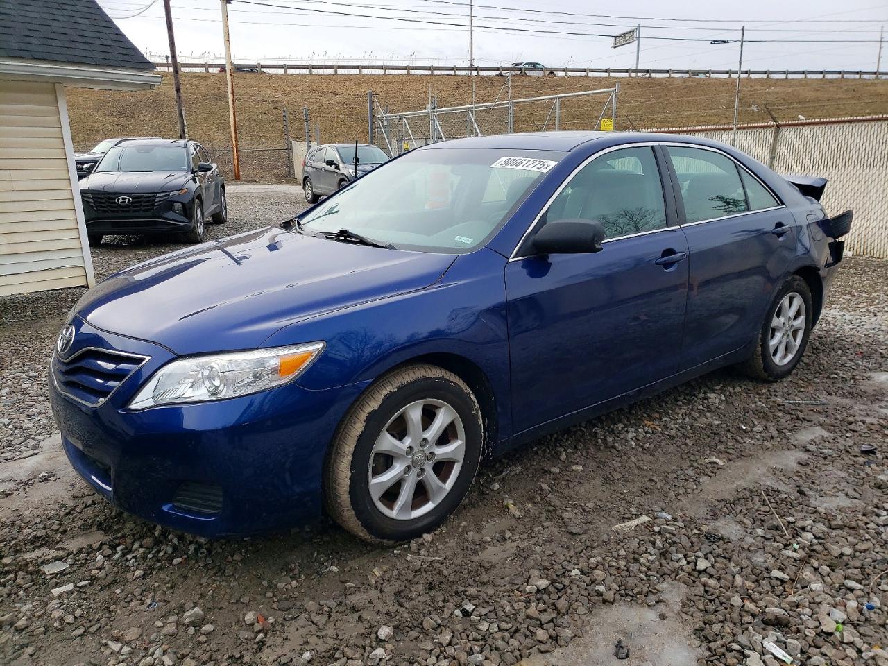 2011 TOYOTA CAMRY