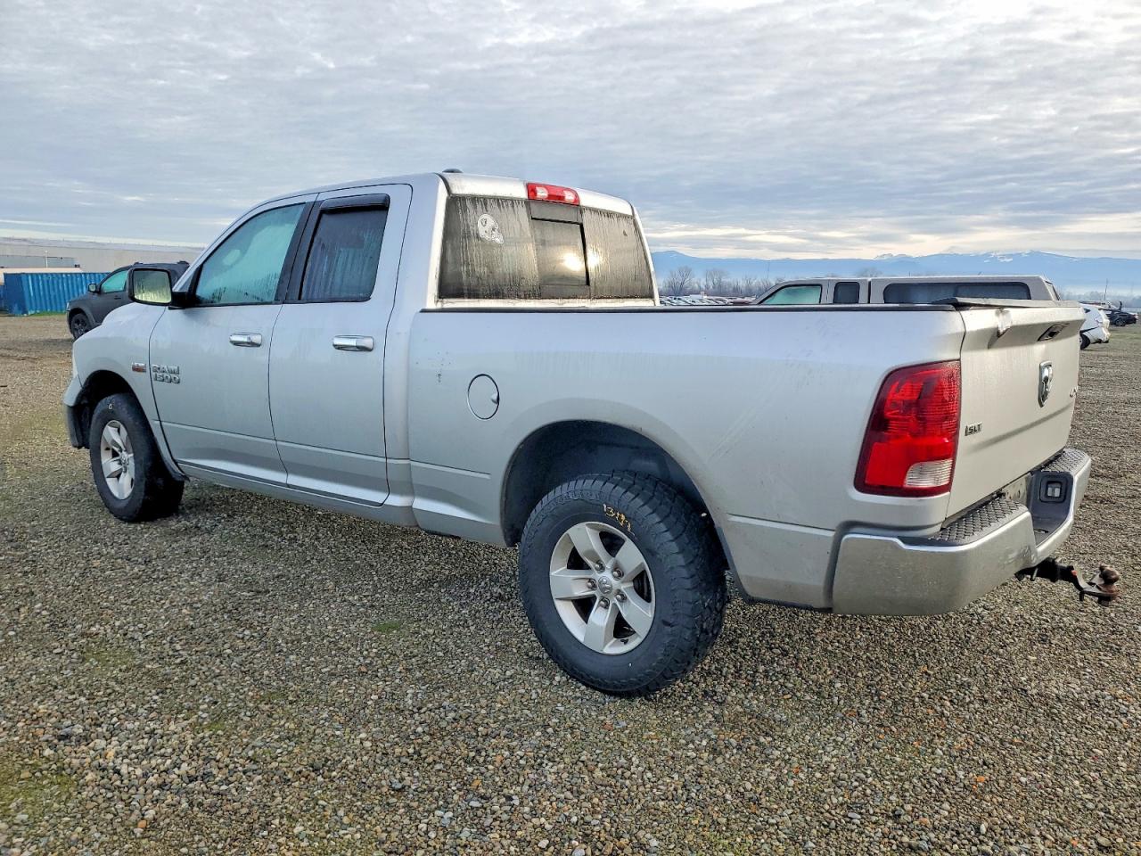 2014 RAM 1500 SLT photo 2