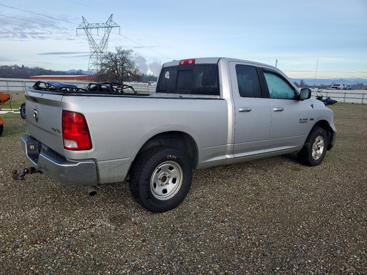 2014 RAM 1500 SLT photo 3