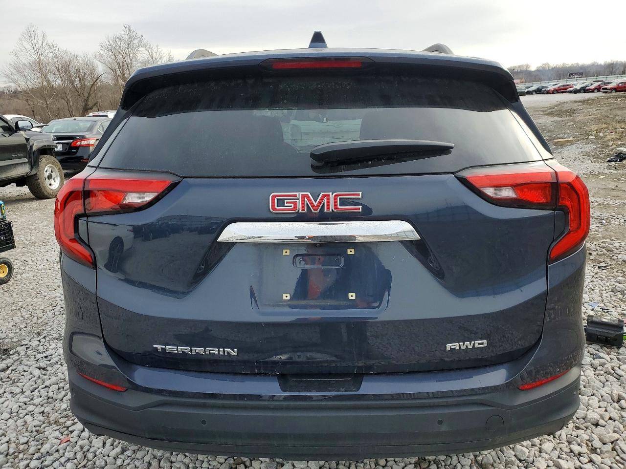 2018 GMC TERRAIN SLE photo 6