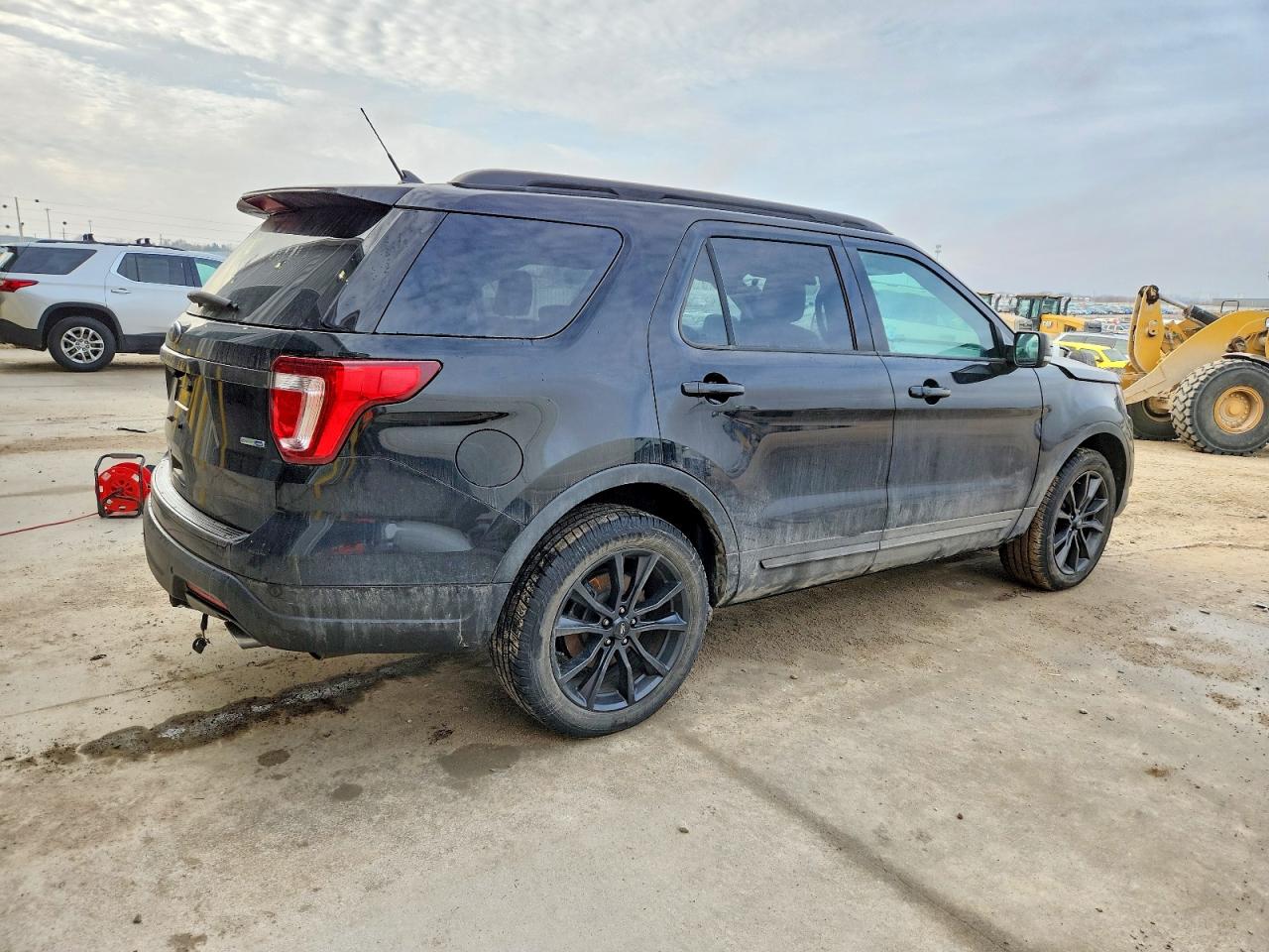 2018 FORD EXPLORER XLT photo 3