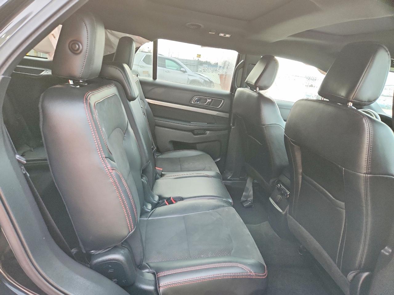 2018 FORD EXPLORER XLT photo 11