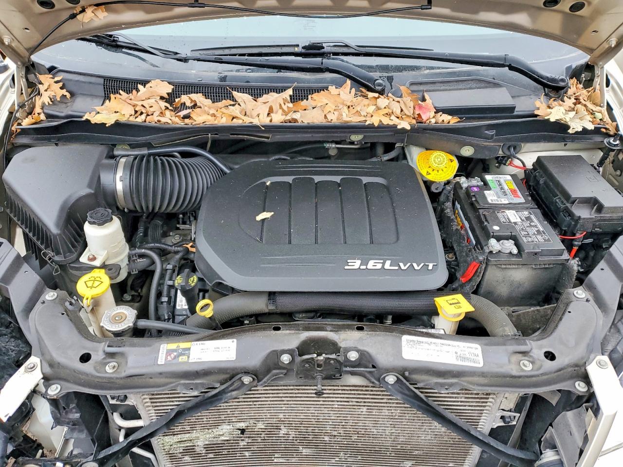 2015 CHRYSLER TOWN & COUNTRY TOURING L photo 12