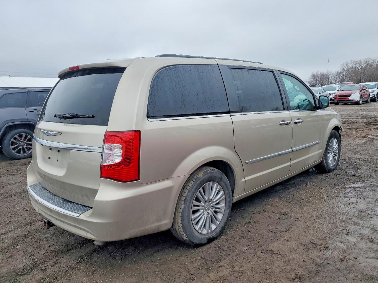 2015 CHRYSLER TOWN & COUNTRY TOURING L photo 3