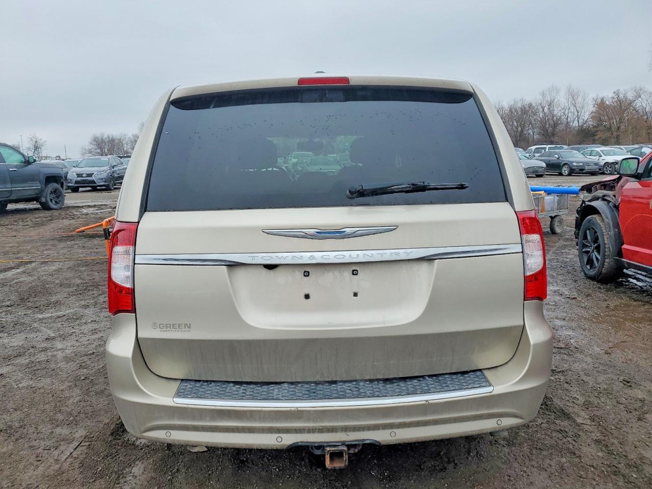 2015 CHRYSLER TOWN & COUNTRY TOURING L photo 6