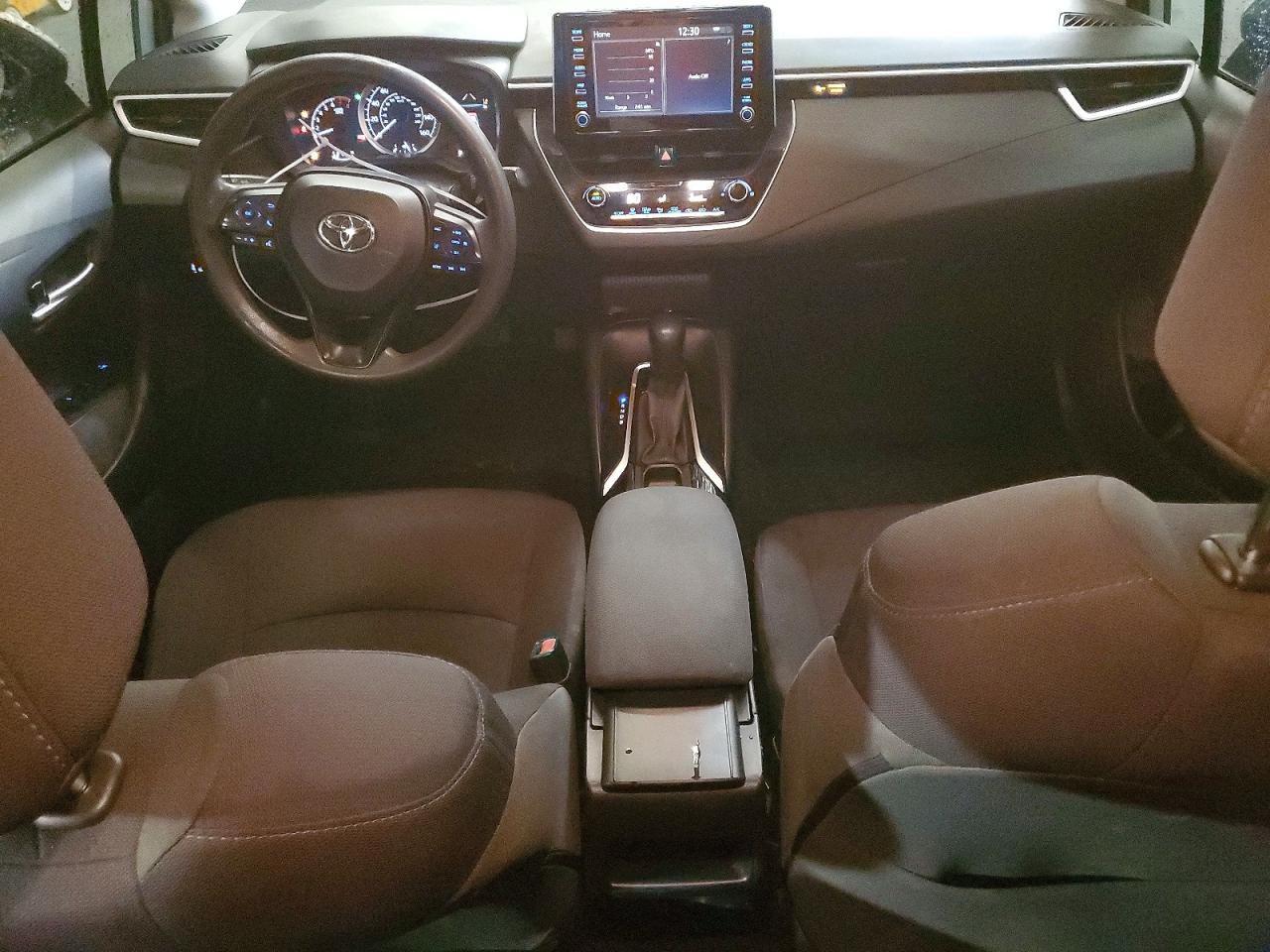 2020 TOYOTA COROLLA LE photo 8
