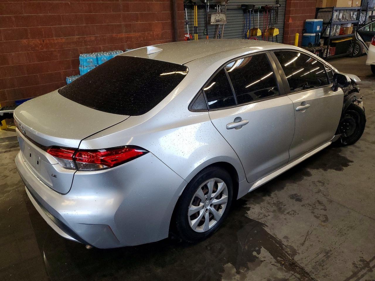 2020 TOYOTA COROLLA LE photo 3