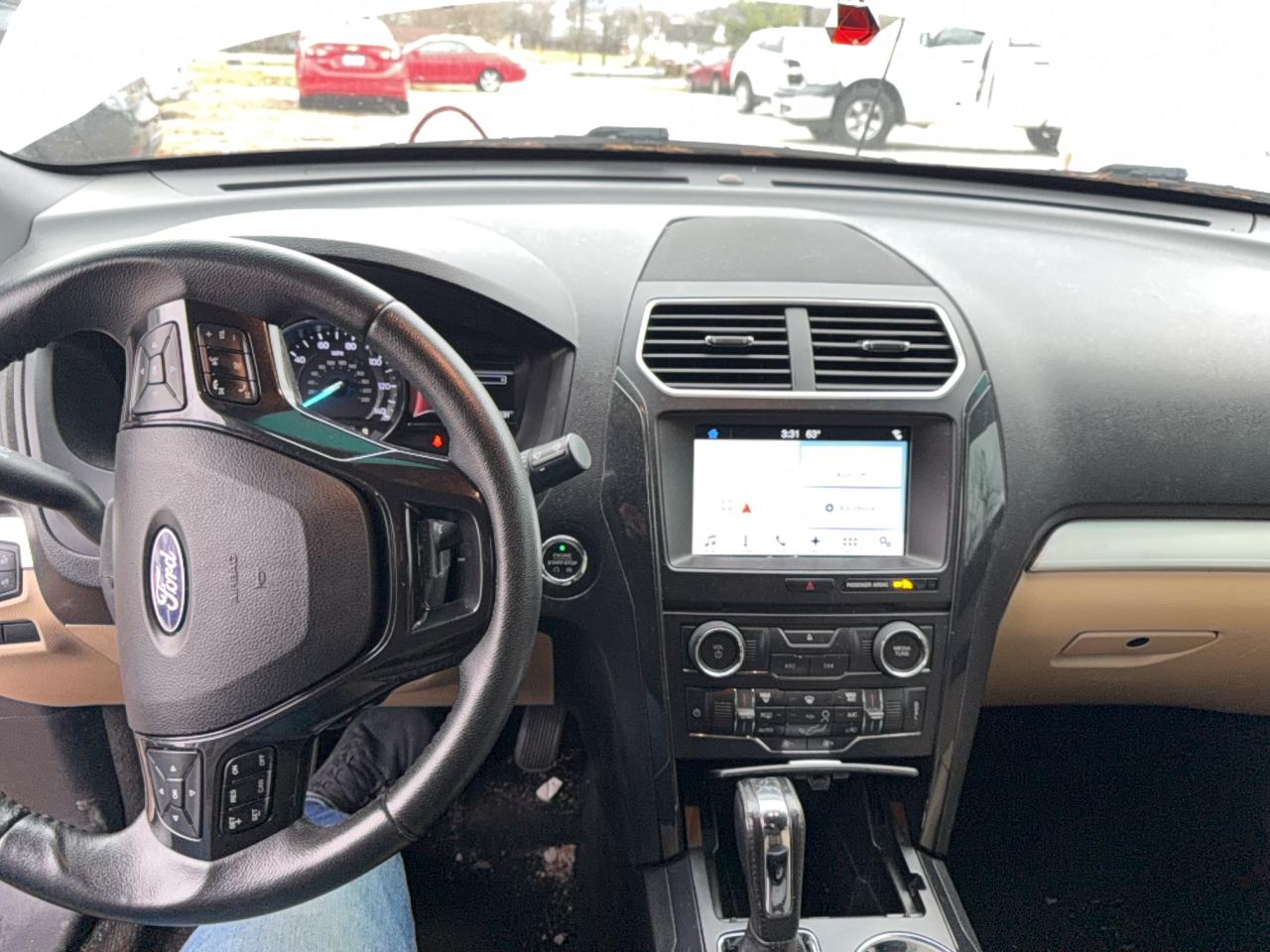2017 FORD EXPLORER XLT photo 9