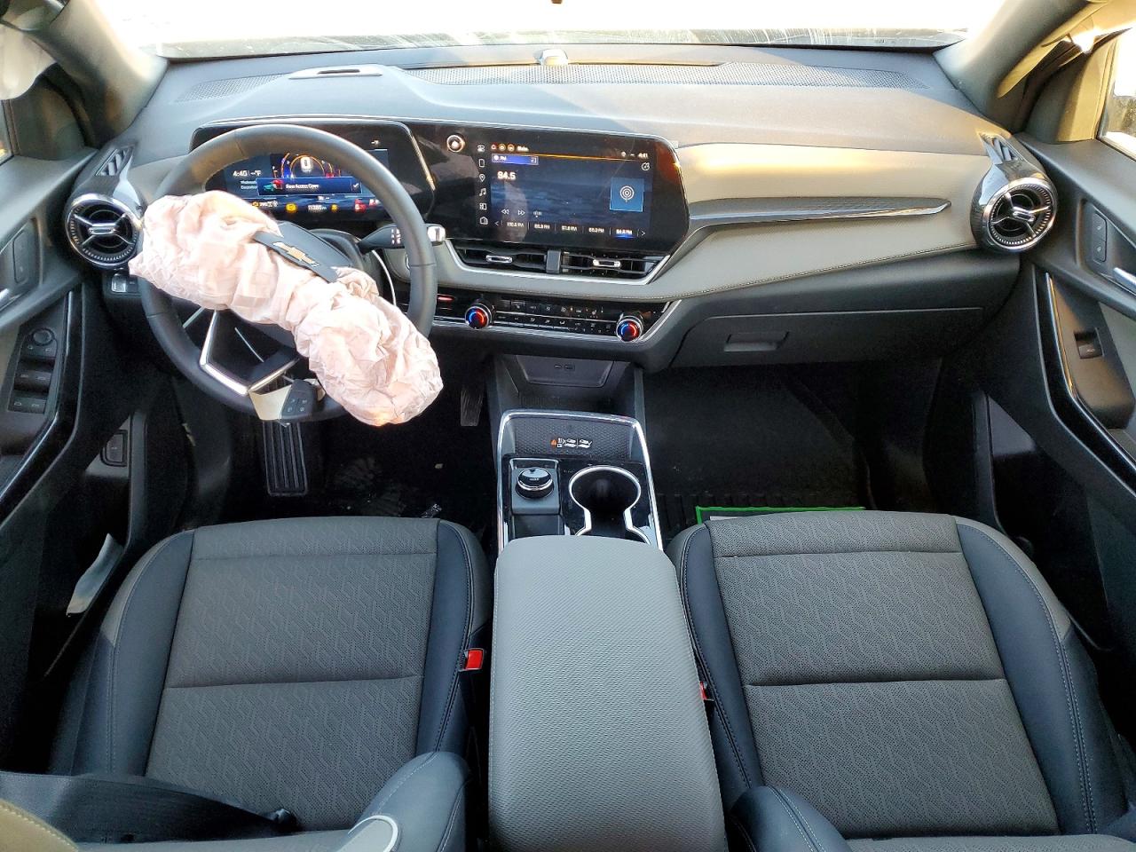 2026 CHEVROLET EQUINOX LT photo 8