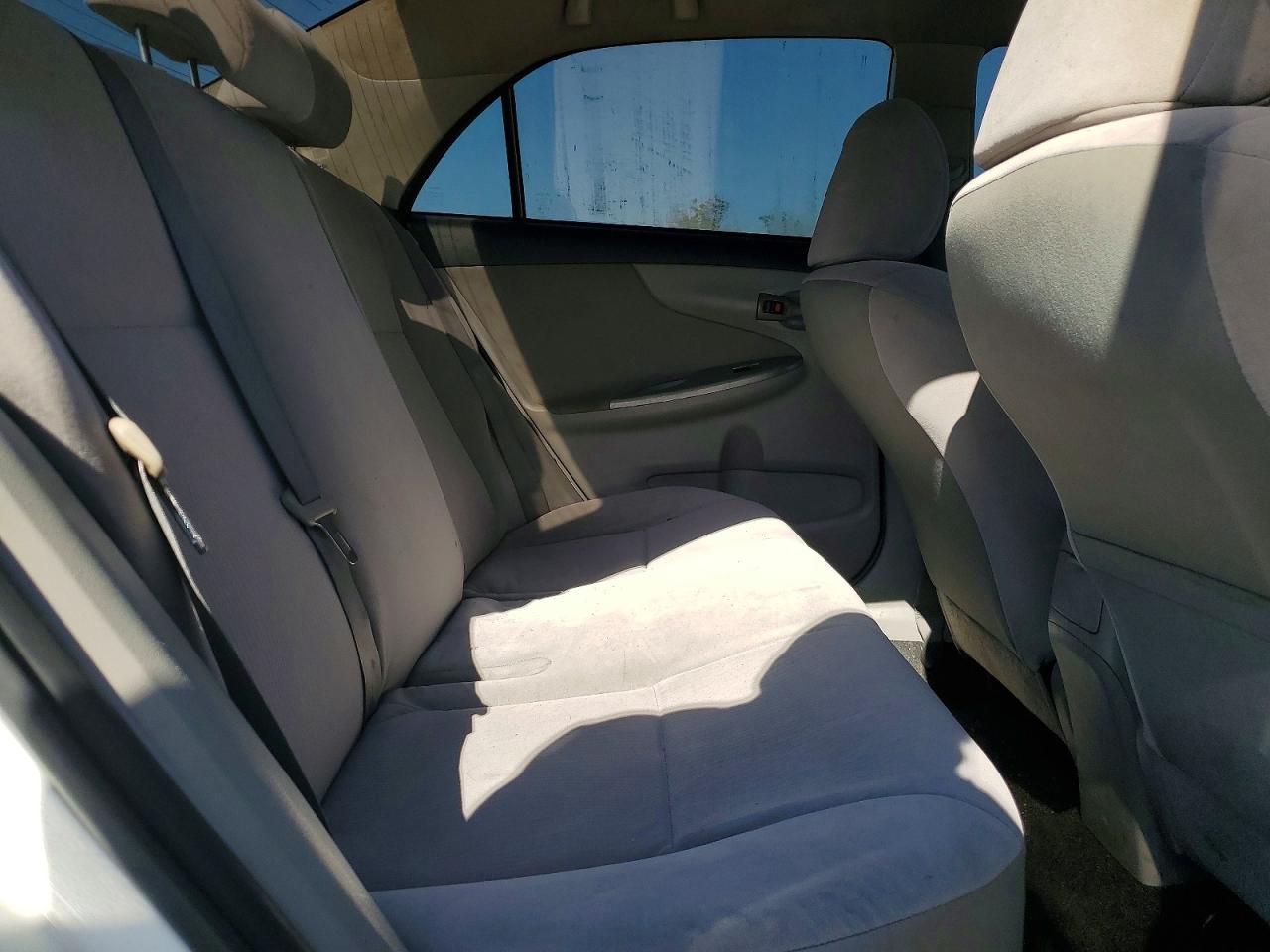 2011 TOYOTA COROLLA BASE photo 10