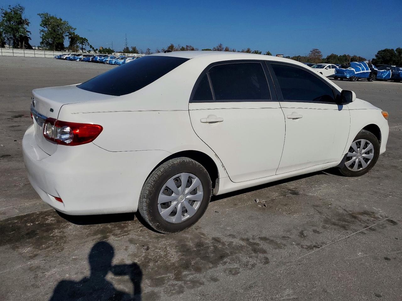 2011 TOYOTA COROLLA BASE photo 3