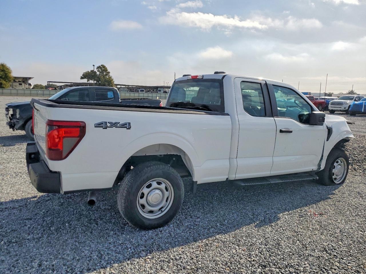 2024 FORD F150 XL photo 3