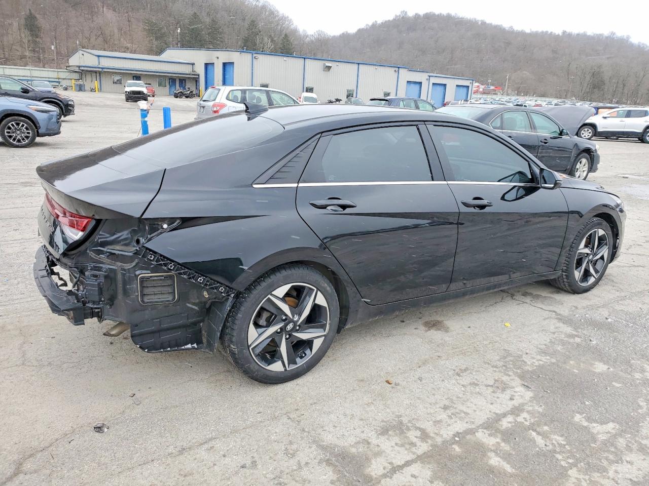 2022 HYUNDAI ELANTRA SEL photo 3