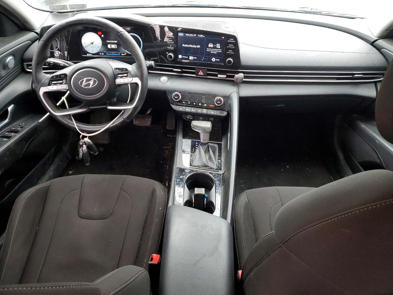 2022 HYUNDAI ELANTRA SEL photo 8