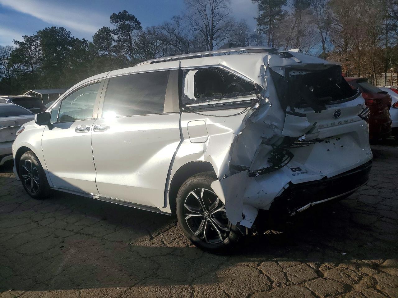 2025 TOYOTA SIENNA LIMITED photo 2