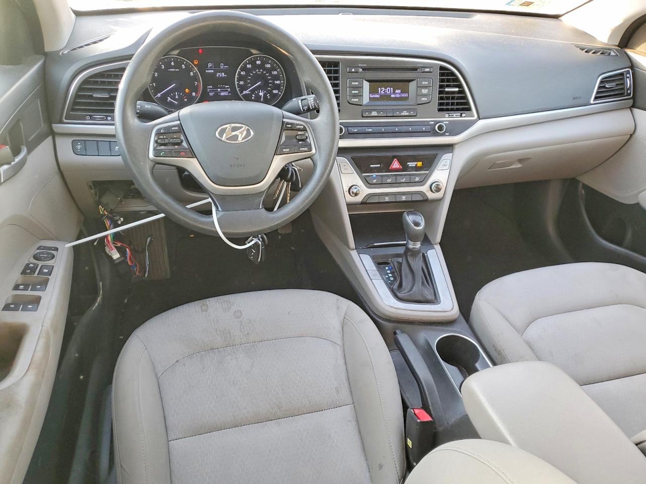 2017 HYUNDAI ELANTRA SE photo 8