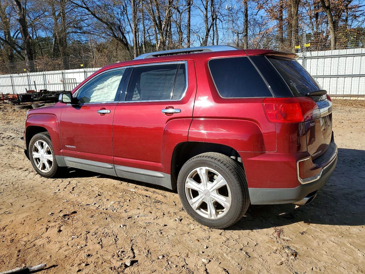 2017 GMC TERRAIN SLT photo 2