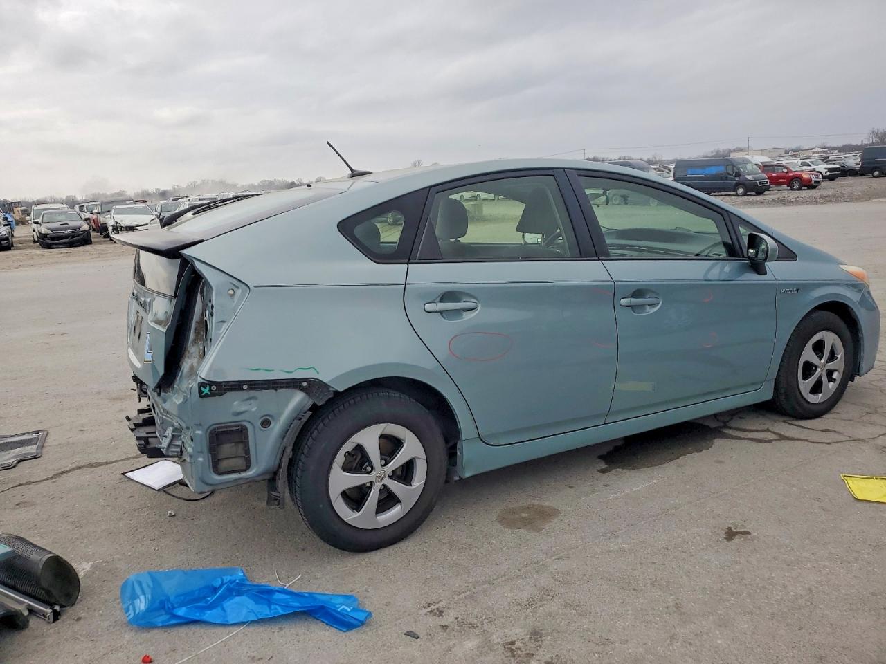 2013 TOYOTA PRIUS photo 7