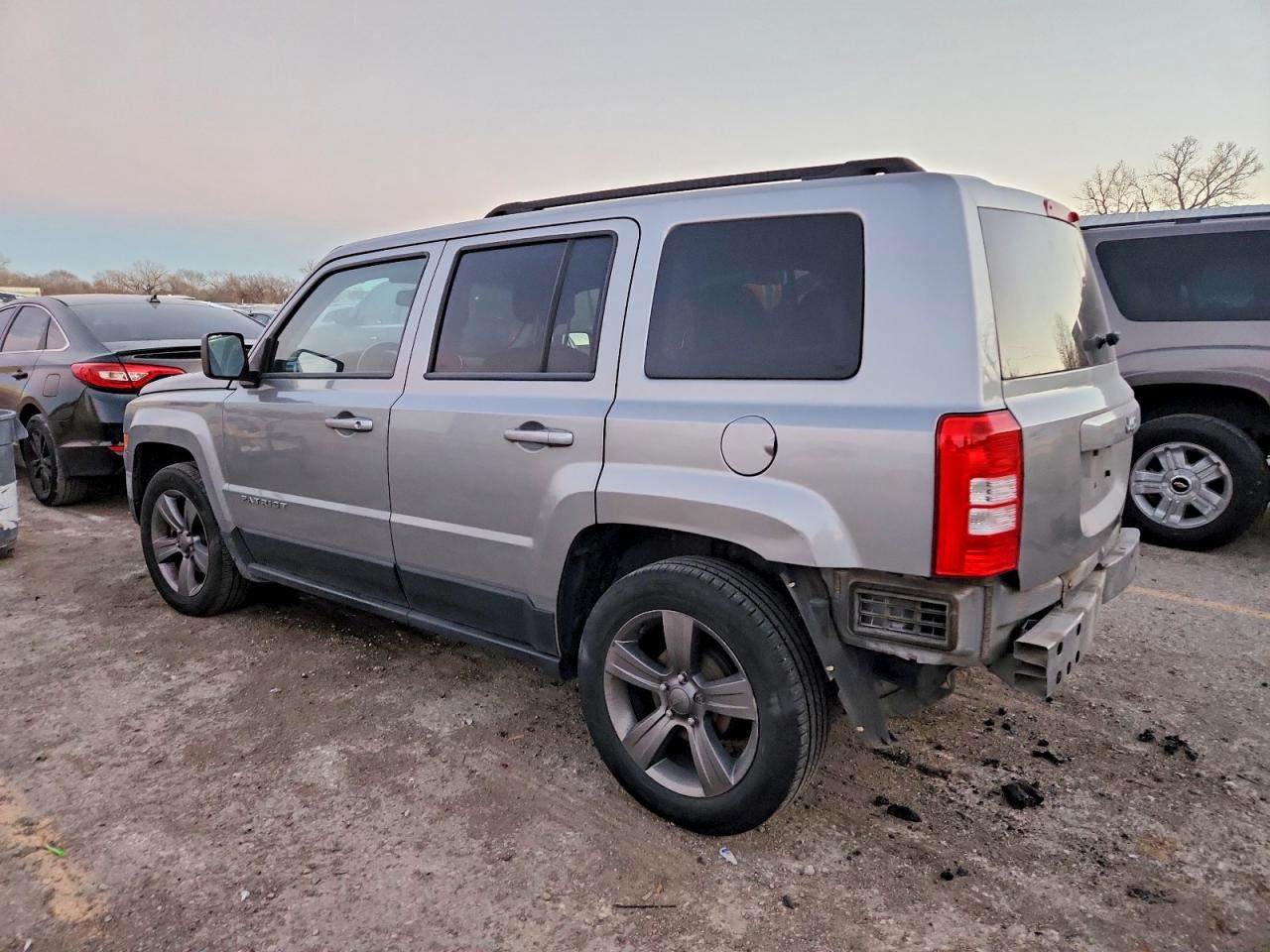 2014 JEEP PATRIOT LATITUDE photo 2