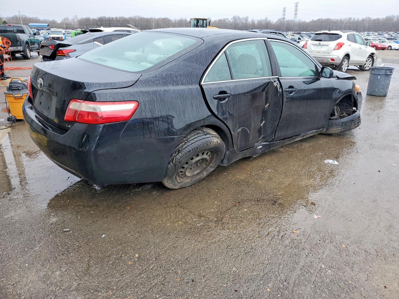 2009 TOYOTA CAMRY LE photo 3