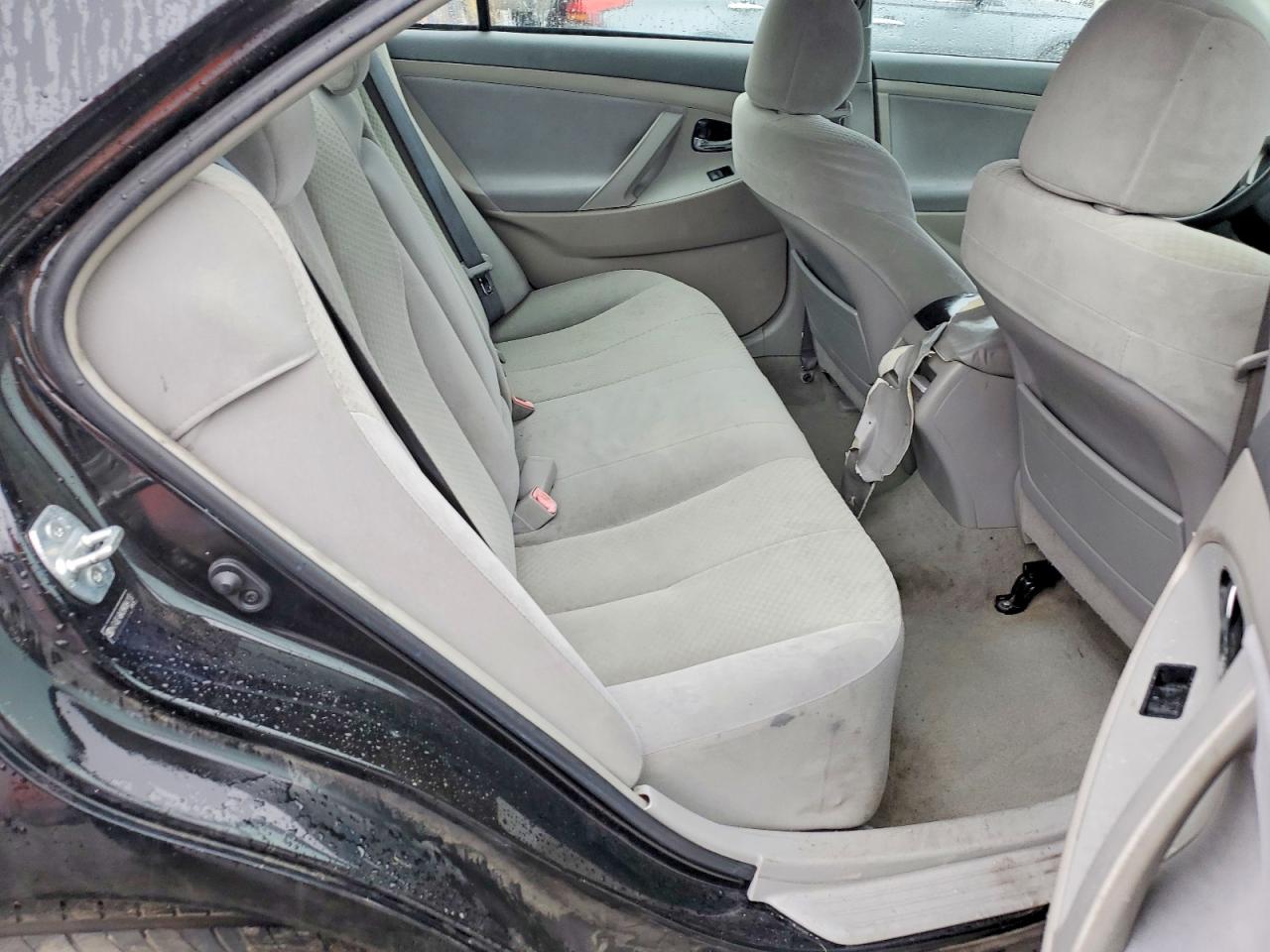 2009 TOYOTA CAMRY LE photo 10