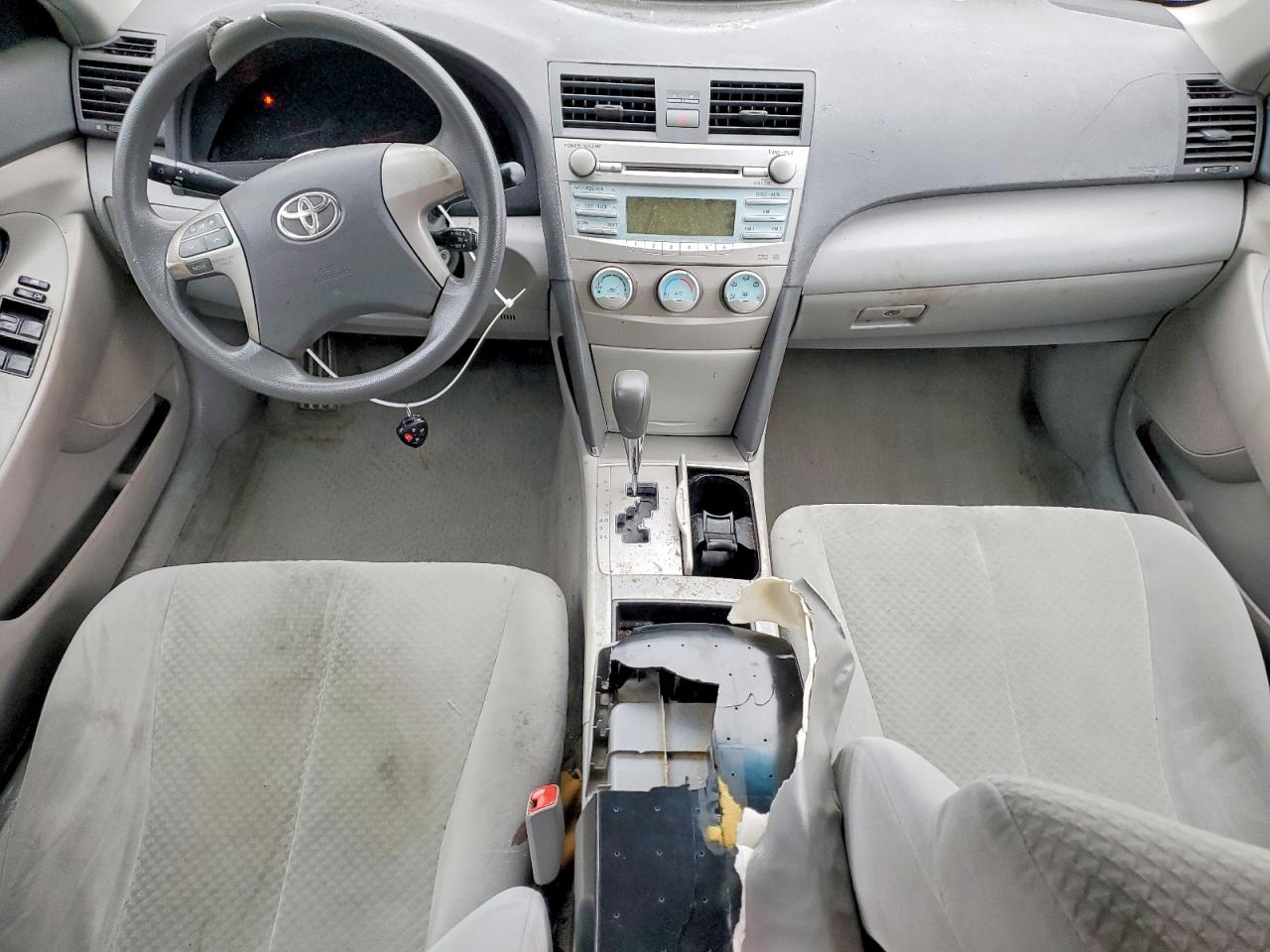 2009 TOYOTA CAMRY LE photo 8