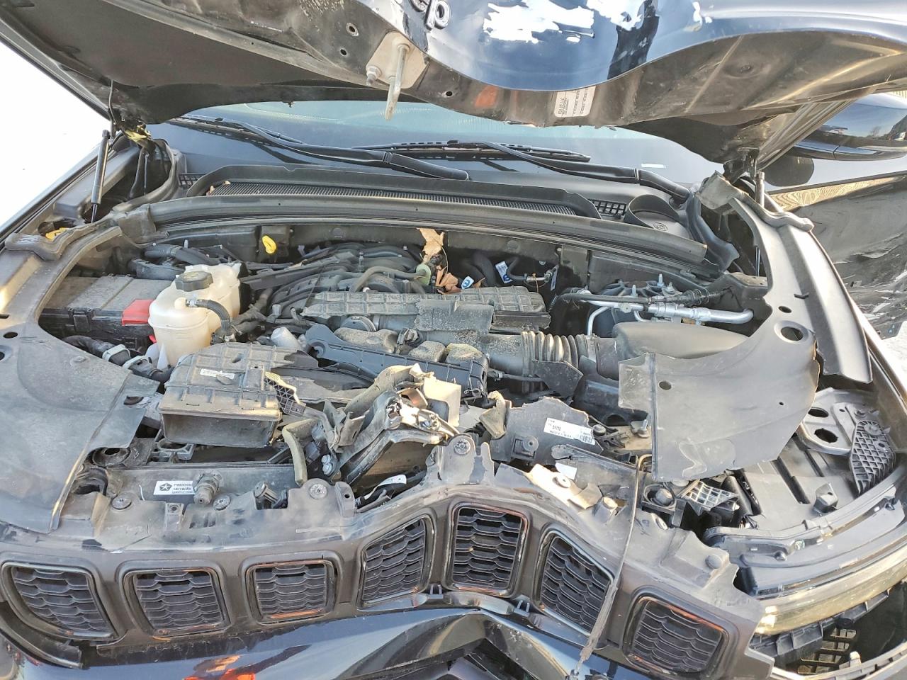 2024 JEEP GRAND CHEROKEE L LAREDO photo 12