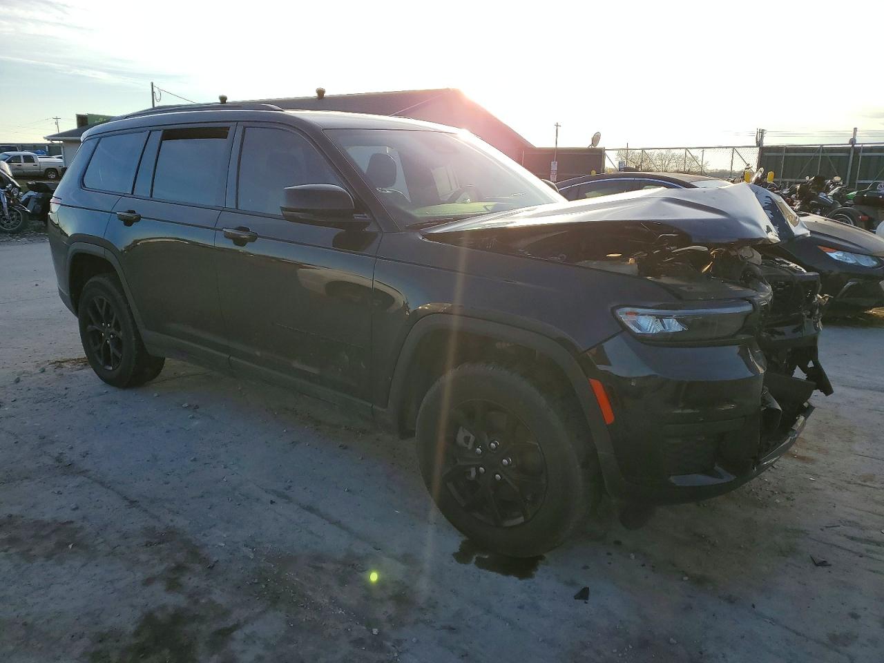 2024 JEEP GRAND CHEROKEE L LAREDO photo 4