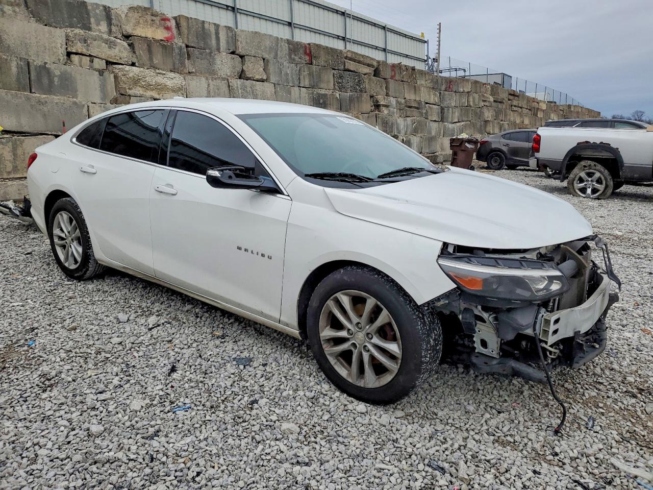 2018 CHEVROLET MALIBU LT photo 4