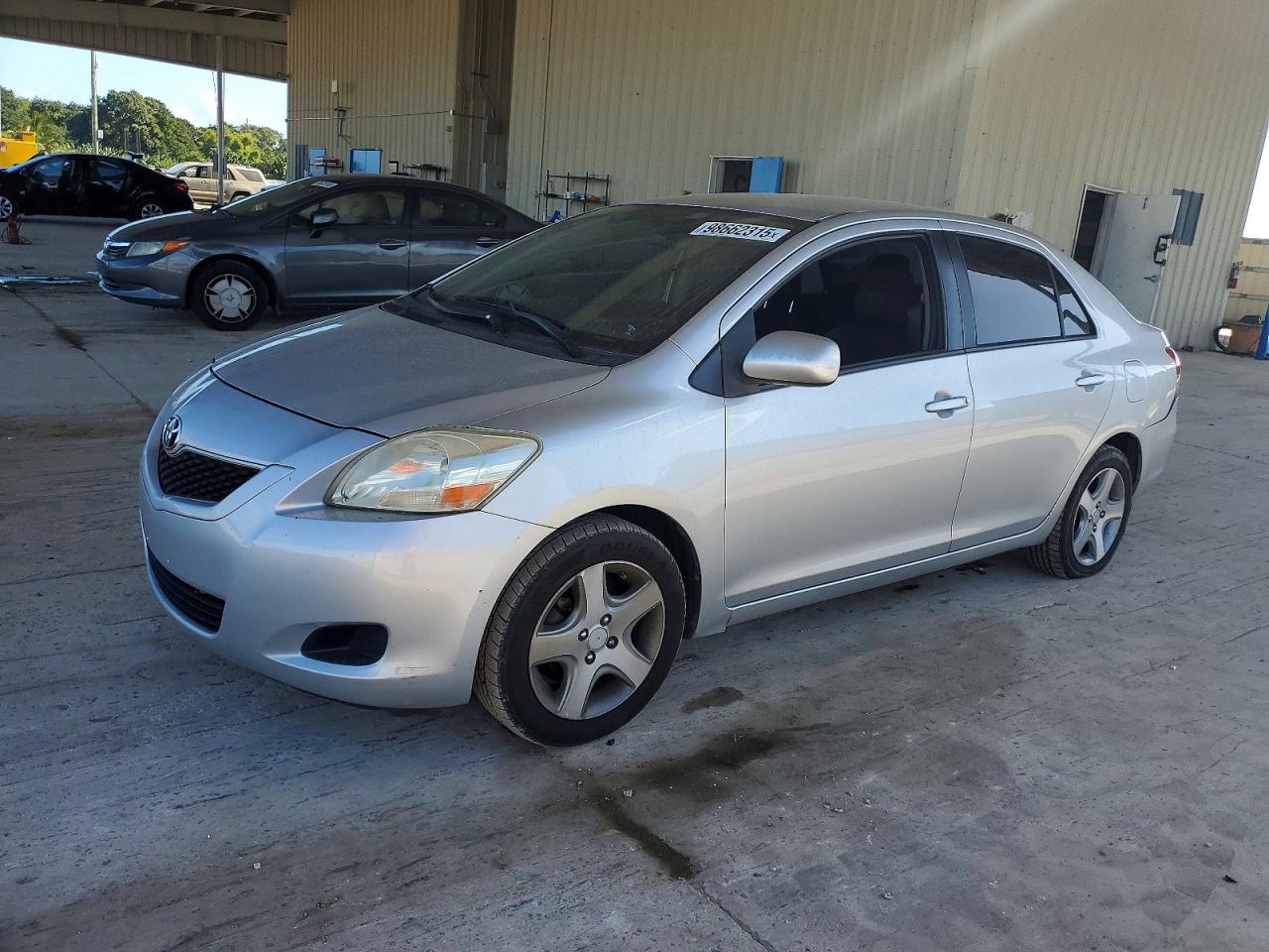 2012 TOYOTA YARIS