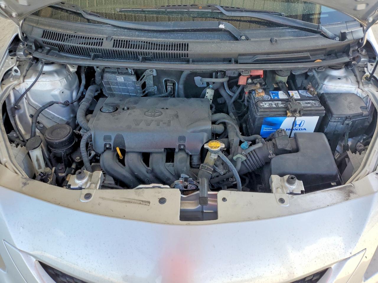 2012 TOYOTA YARIS photo 11