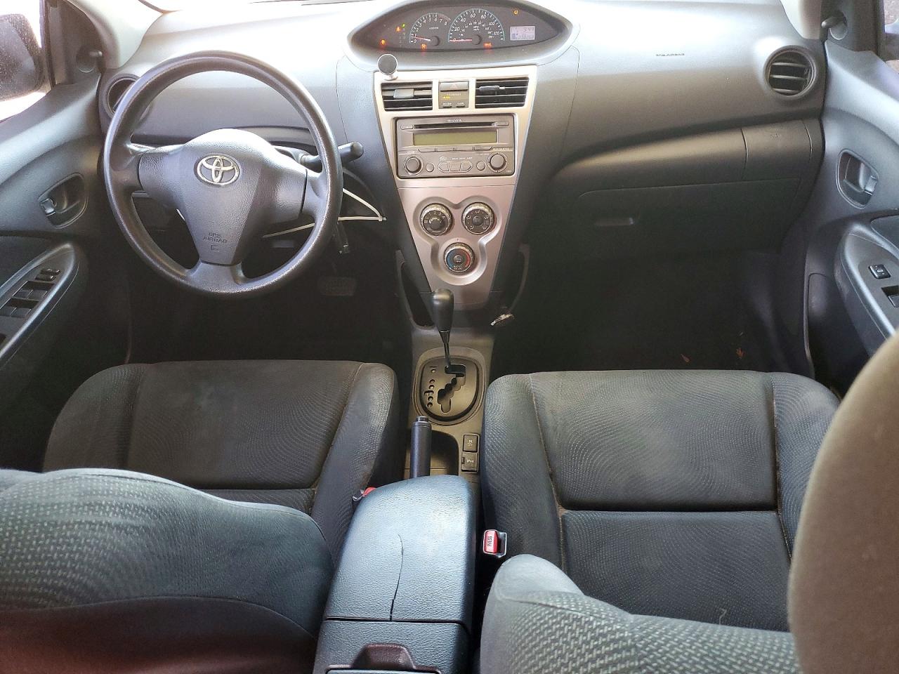 2012 TOYOTA YARIS photo 8