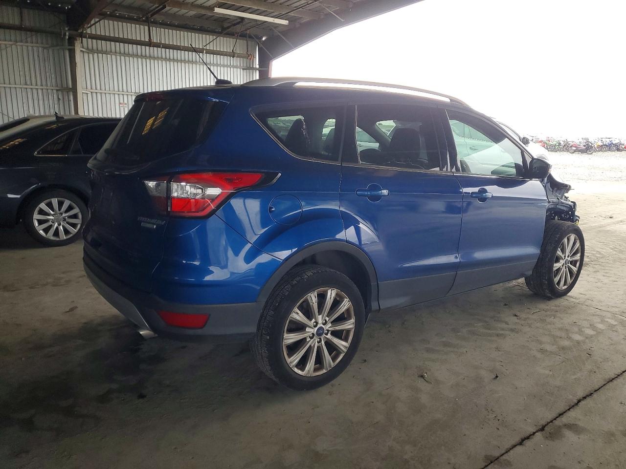 2017 FORD ESCAPE TITANIUM photo 3
