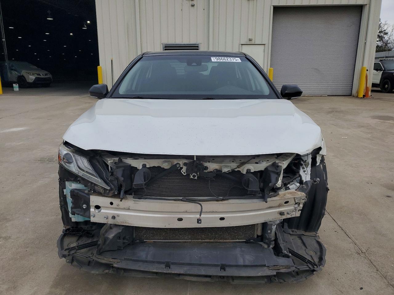 2019 TOYOTA CAMRY XSE photo 5