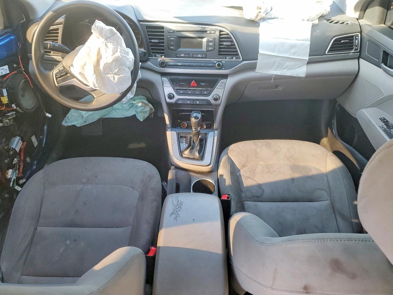 2017 HYUNDAI ELANTRA SE photo 8