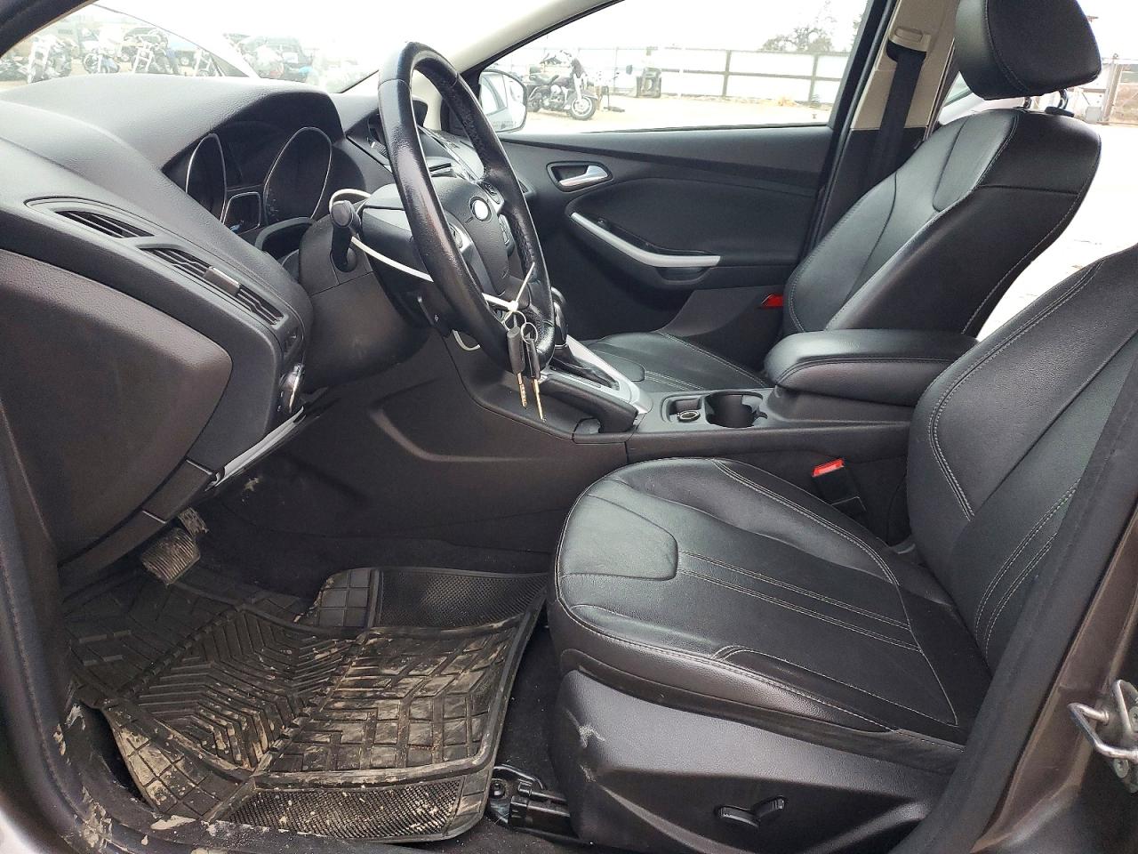 2014 FORD FOCUS SE photo 7