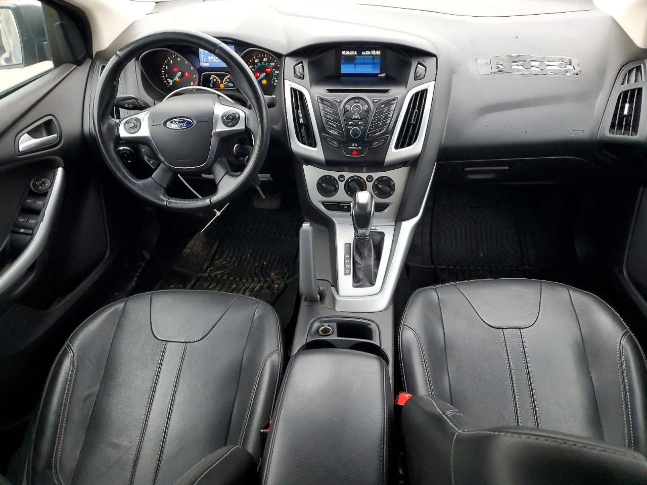 2014 FORD FOCUS SE photo 8