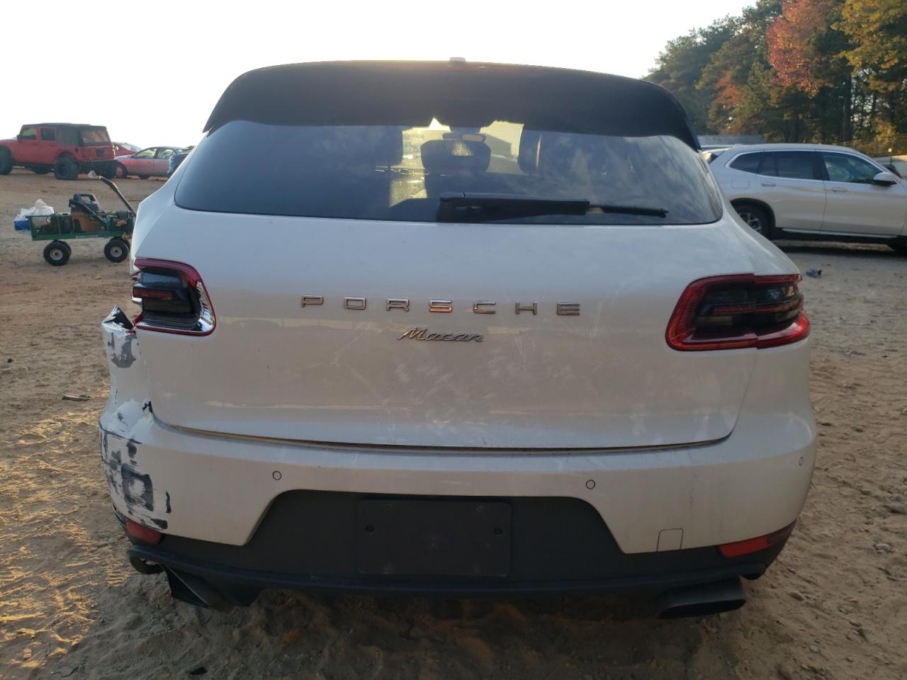 2018 PORSCHE MACAN photo 6