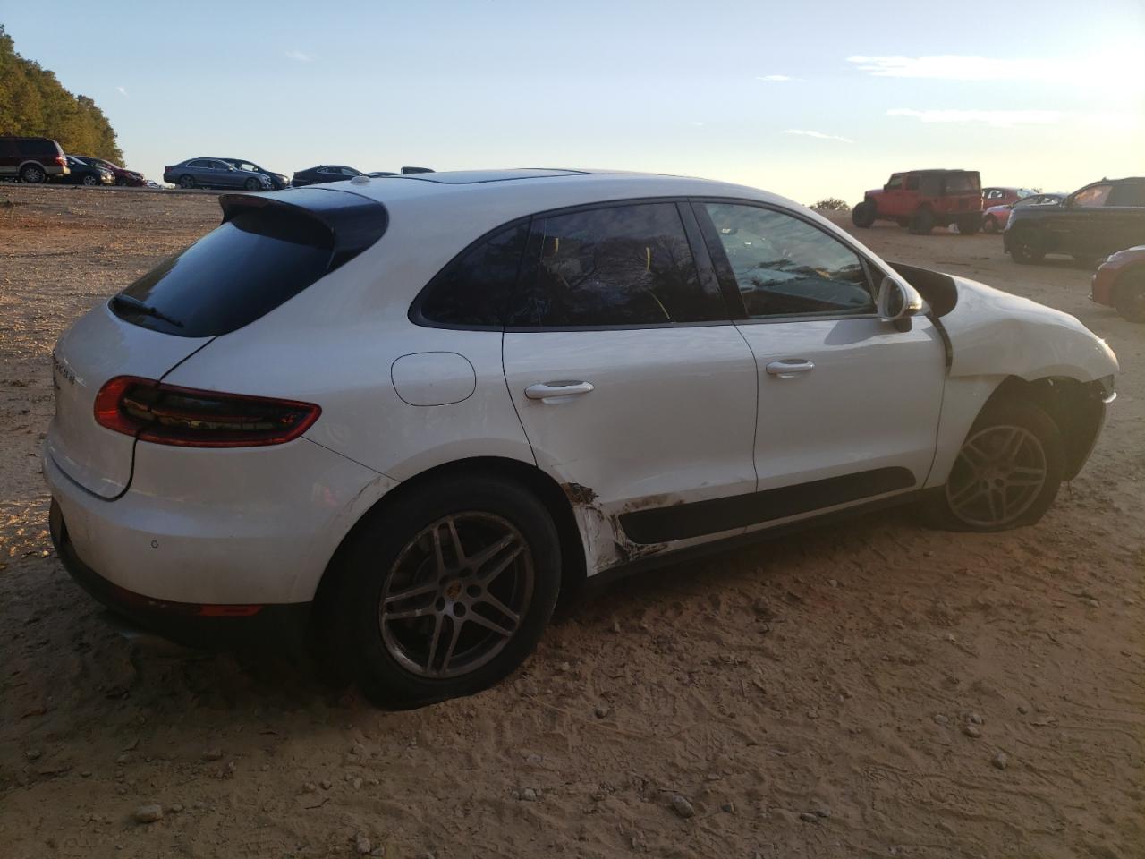 2018 PORSCHE MACAN photo 3