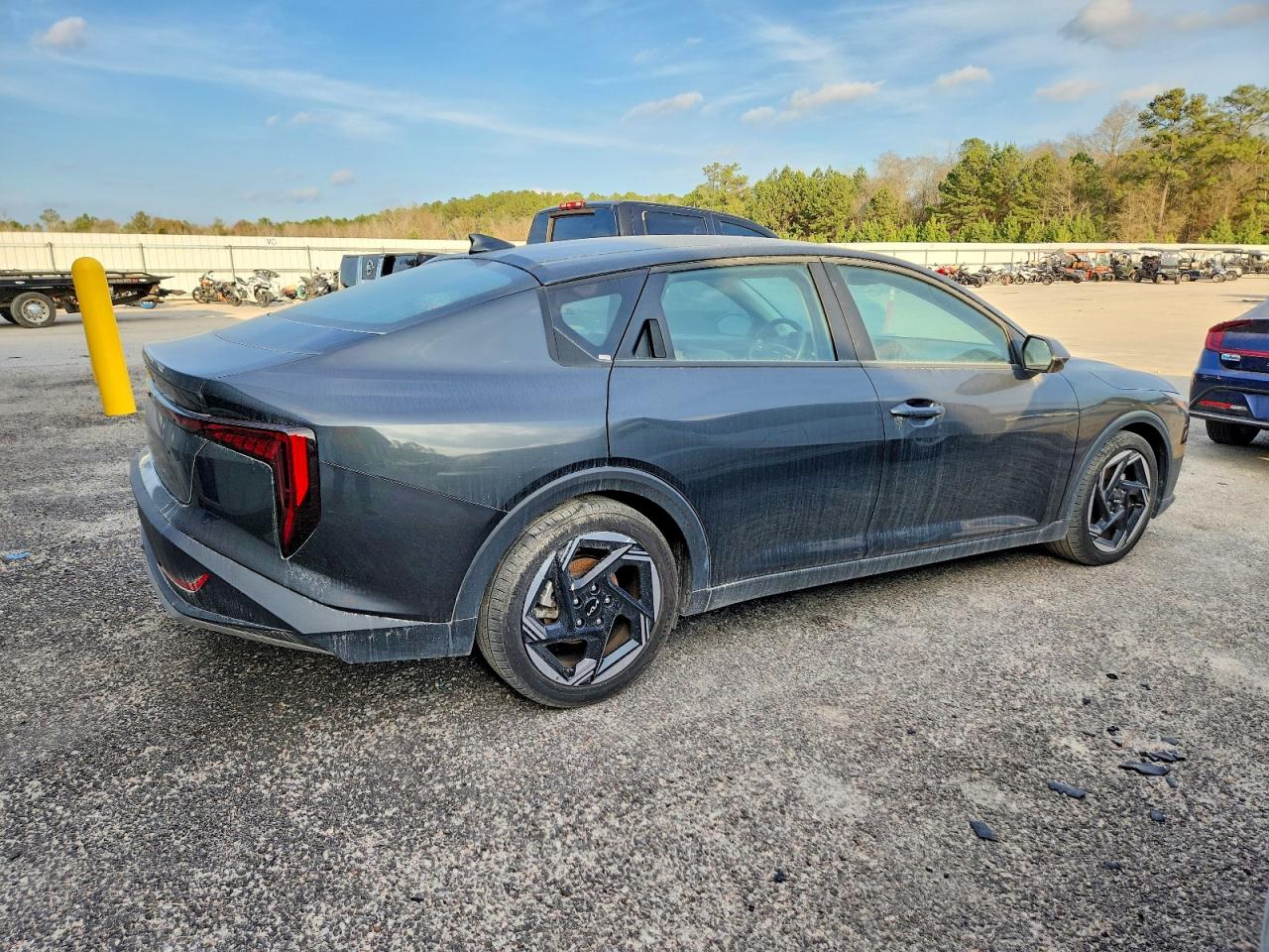 2025 KIA K4 EX photo 3