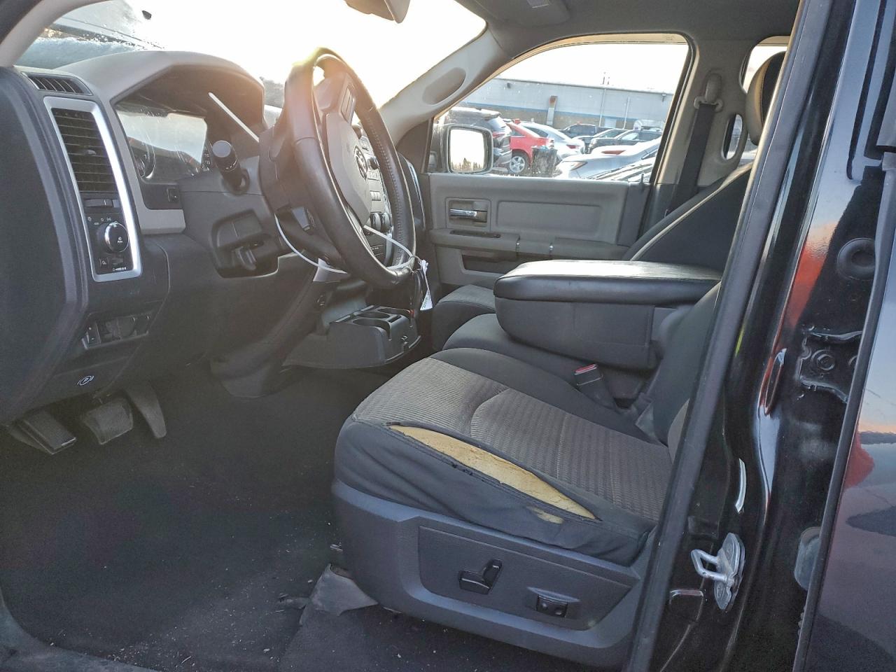 2011 DODGE RAM 1500 photo 7