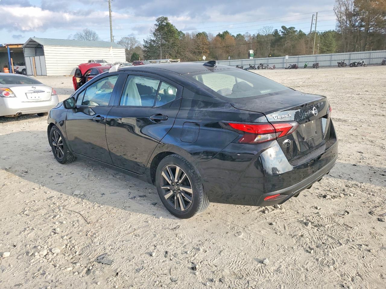 2021 NISSAN VERSA SV photo 2